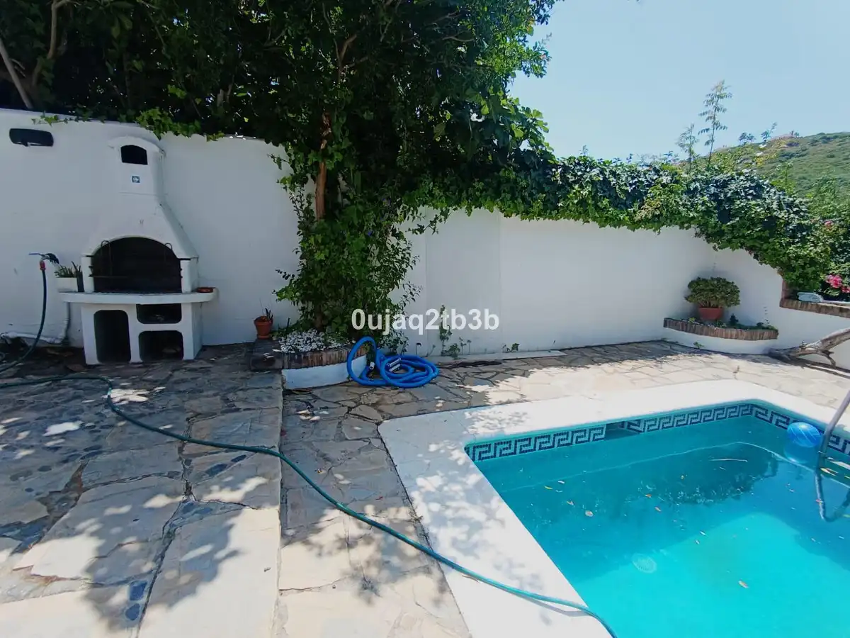 Piscina de Finca rústica en venda en Manilva amb Aire condicionat, Jardí privat i Terrassa