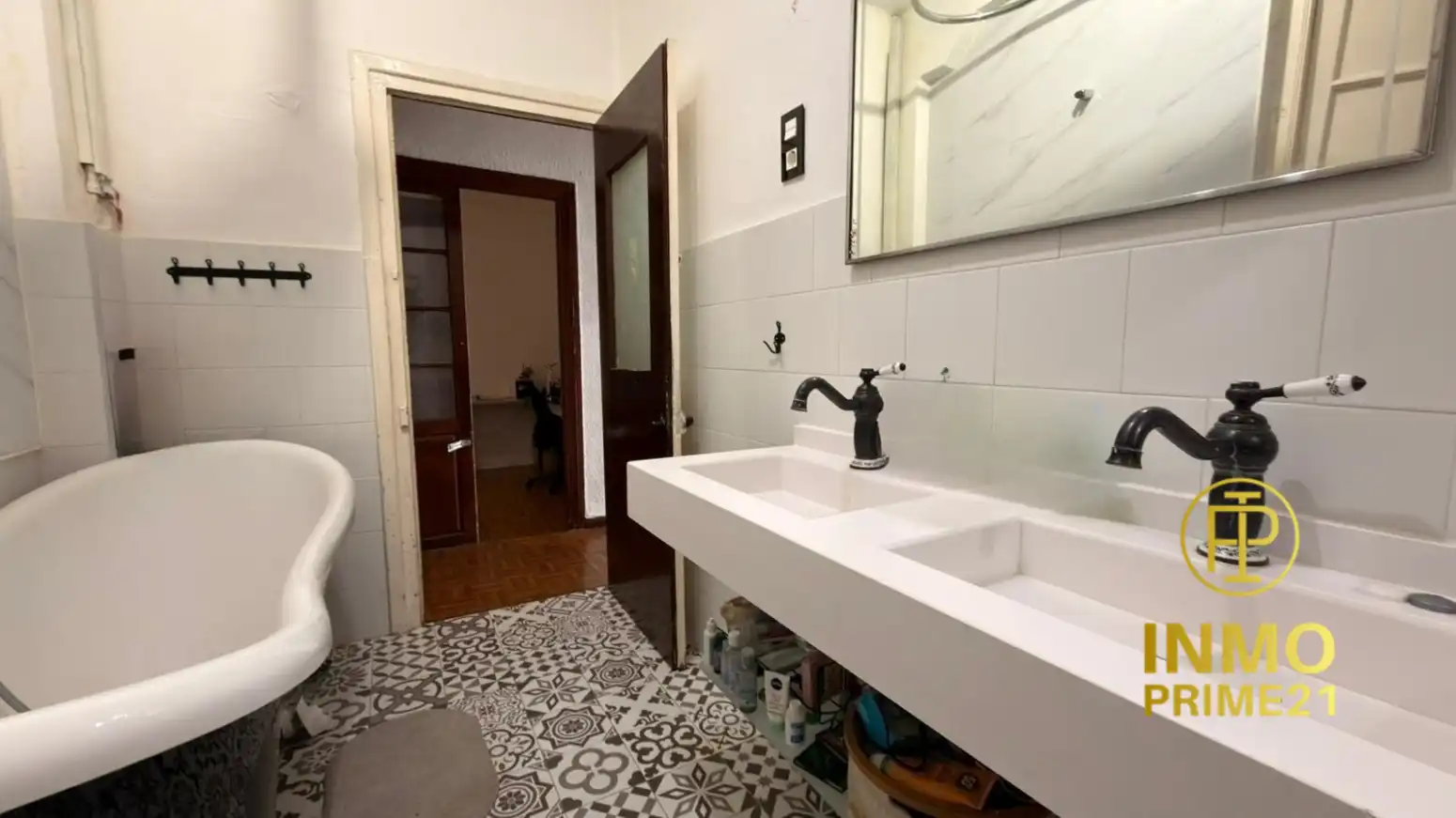 Baño de Piso en venta en Santander con Calefacción, Parquet y Amueblado
