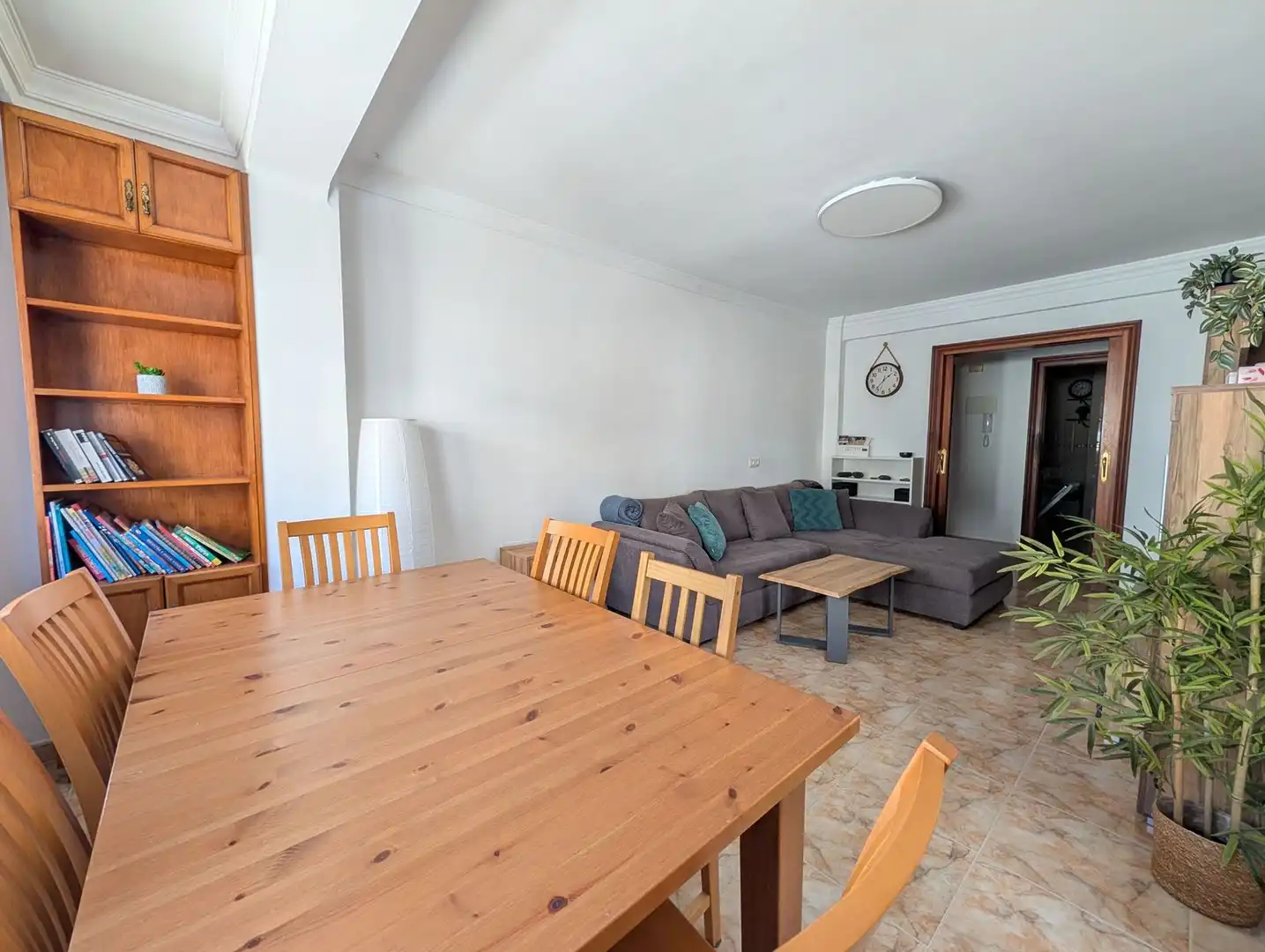 Sala de estar de Apartamento de alquiler en Estepona con Aire acondicionado, Calefacción y Terraza
