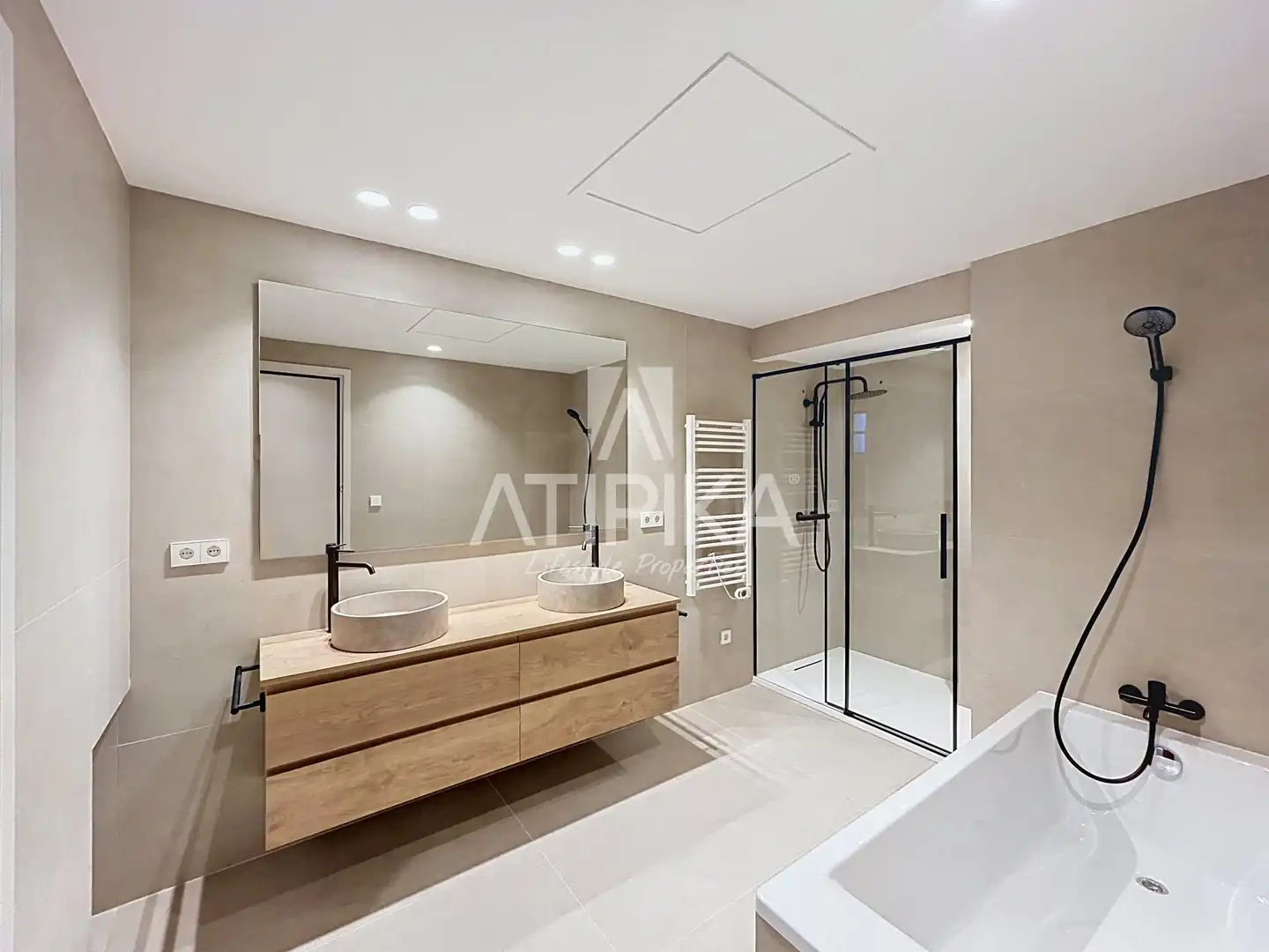 Bathroom of Flat for rent in Sarrià - Sant Gervasi
