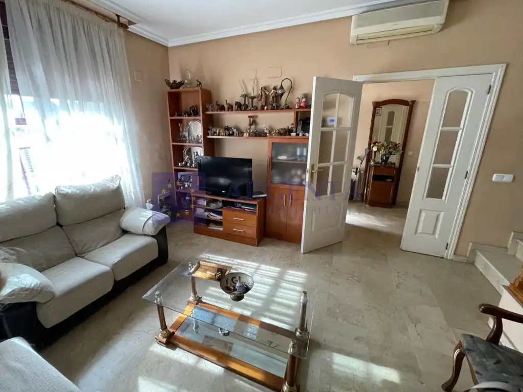 Einfamilien-Reihenhaus zum Verkauf in Calle La Habana, Nuevo Cáceres