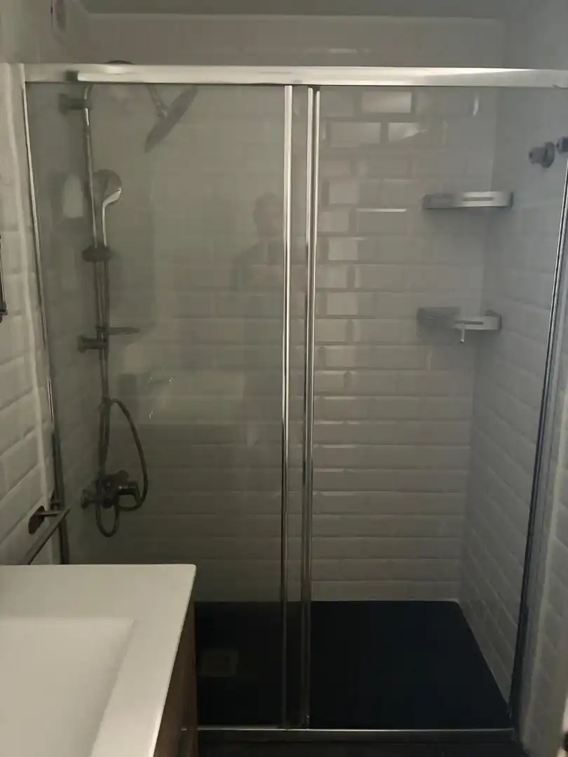 Bany de Apartament de lloguer en Granada amb Aire condicionat, Traster i Forn