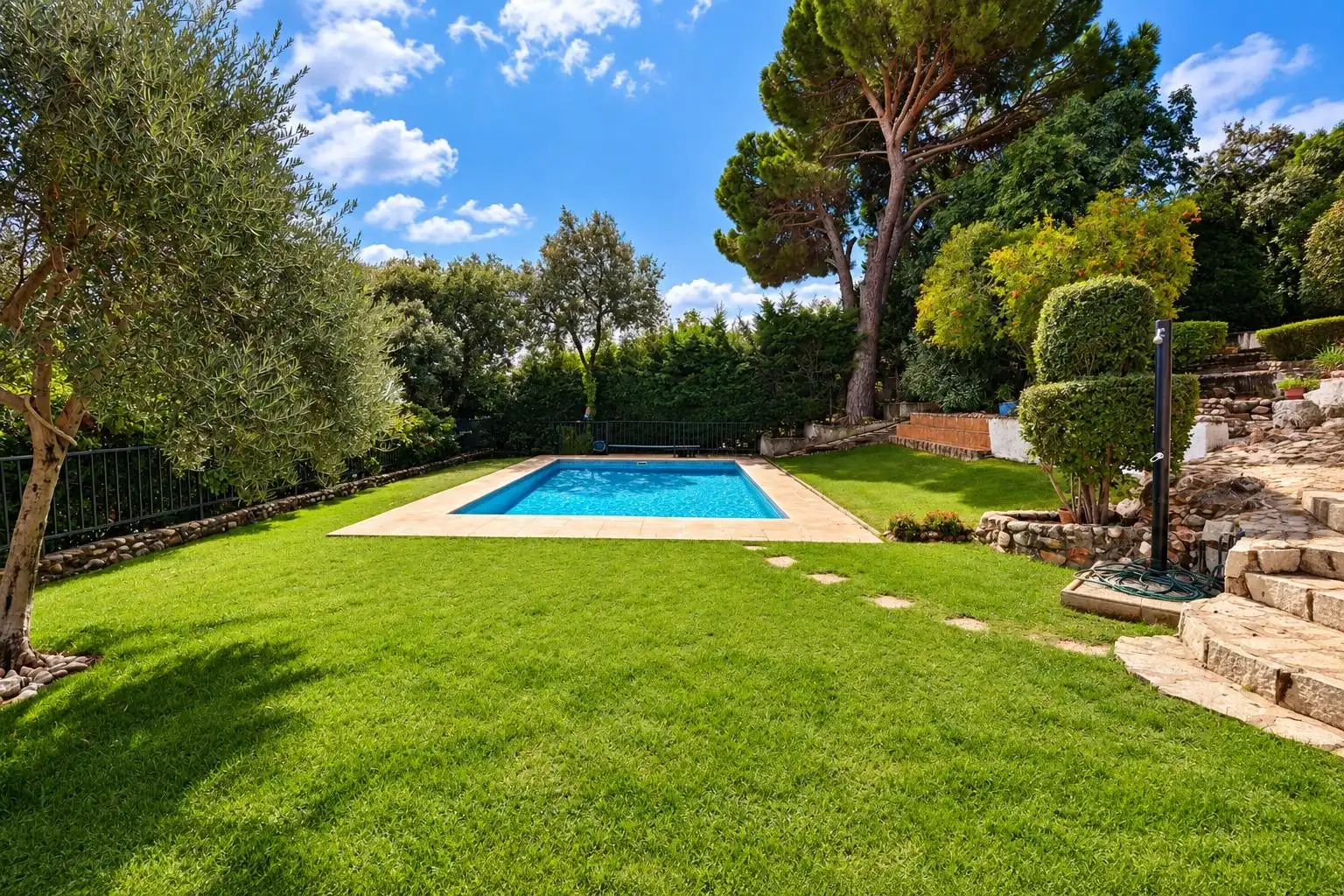 Piscina de Casa o xalet en venda en Villa del Prado, Madrid