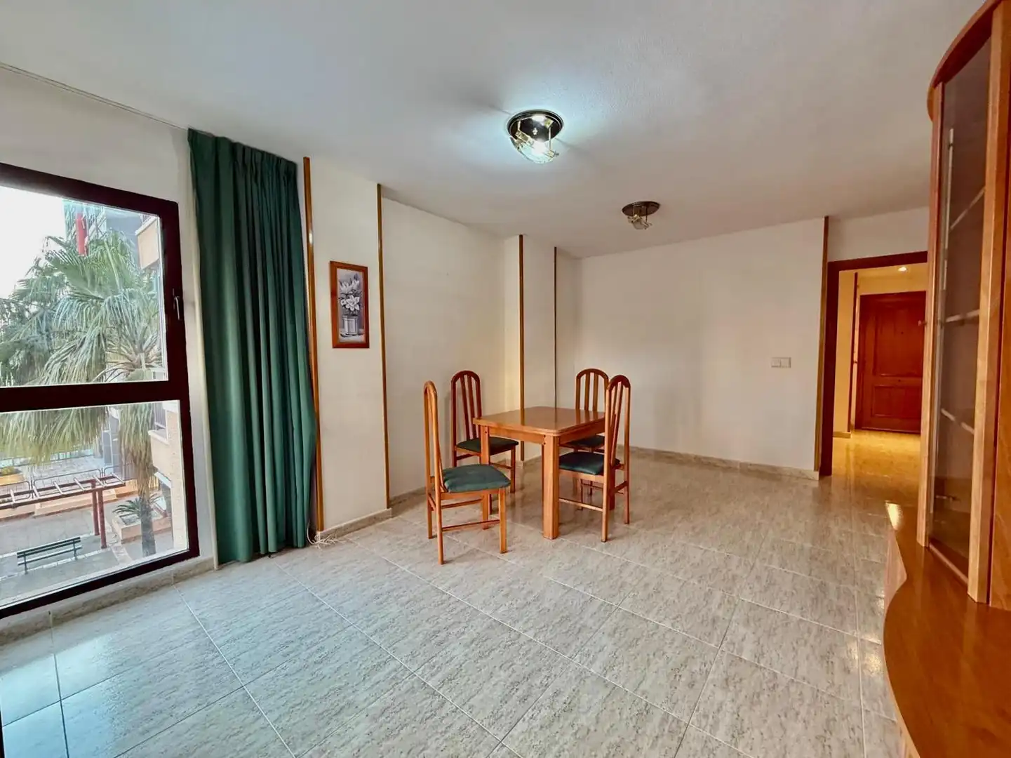 Menjador de Apartament en venda en Benidorm amb Aire condicionat, Calefacció i Jardí privat