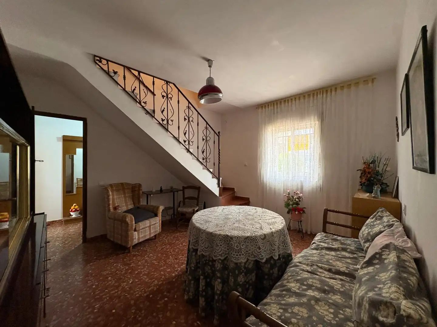 Sala d'estar de Casa adosada en venda en Montizón amb Aire condicionat, Calefacció i Jardí privat