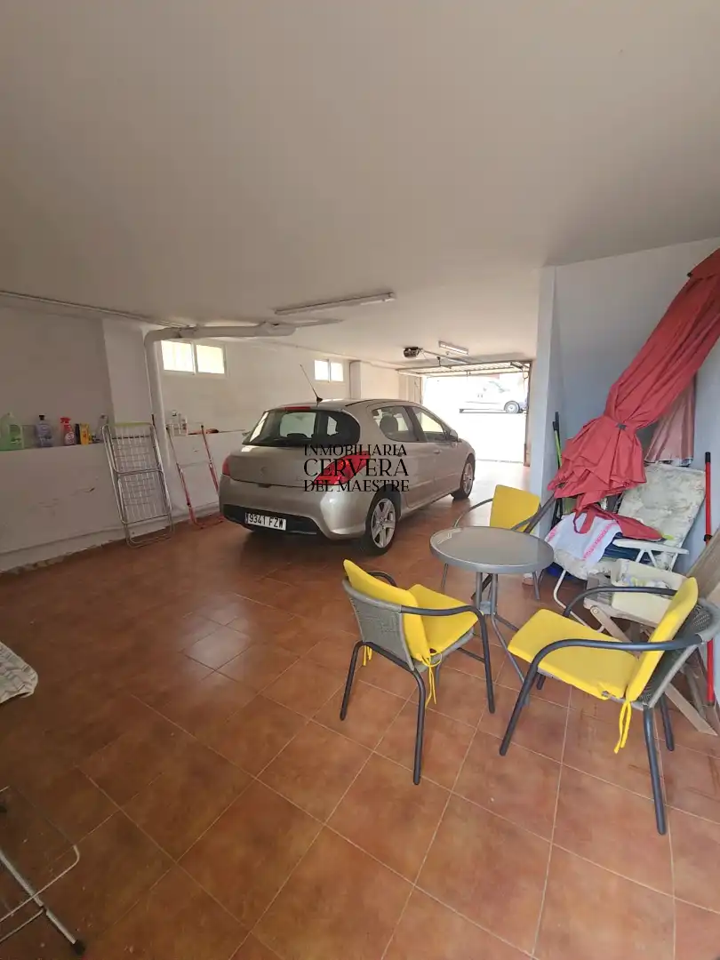 Aparcament de Casa adosada en venda en La Salzadella amb Aire condicionat, Calefacció i Jardí privat