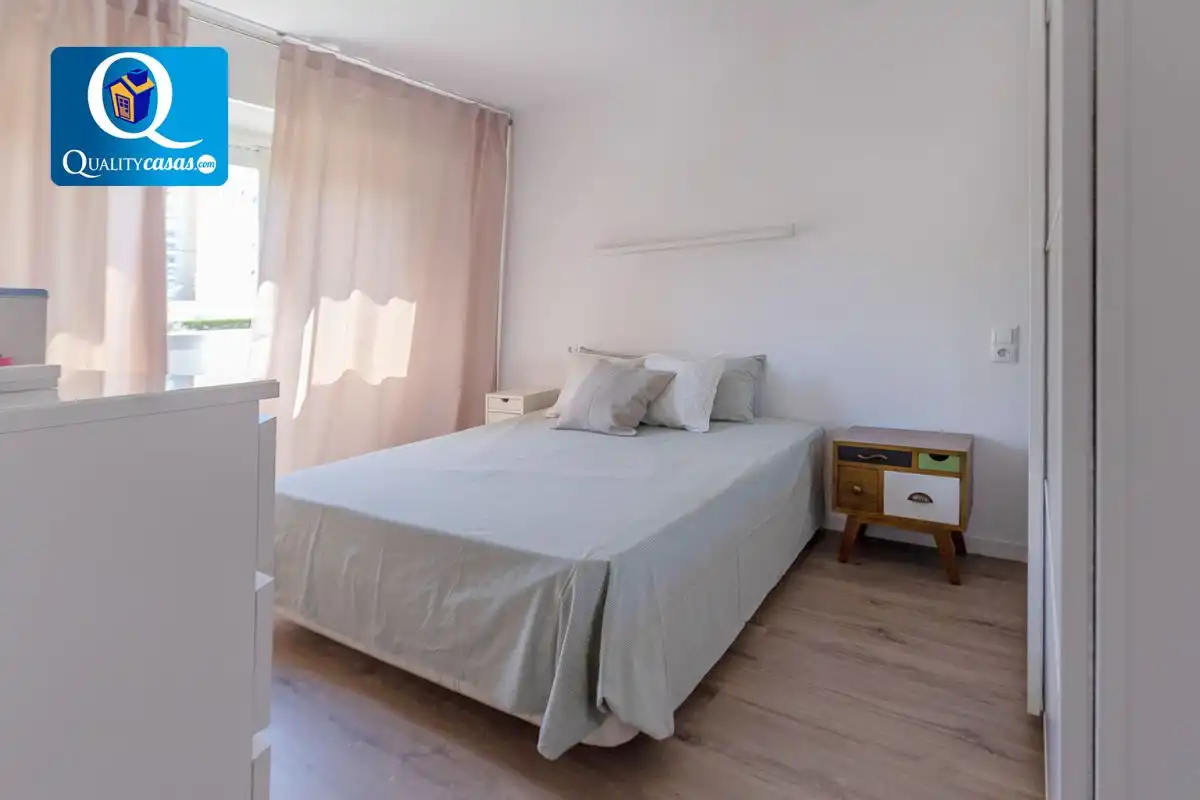 Bedroom of Apartments for sale in Alicante / Alacant  with Air Conditioner, Terrace and Community pool