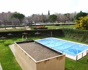 Swimming pool of Flat to rent in  Madrid Capital  with Air Conditioner, Heating and Storage room