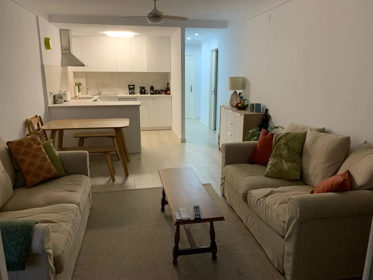 Sala d'estar de Apartament en venda en Mont-roig del Camp amb Aire condicionat, Jardí privat i Terrassa