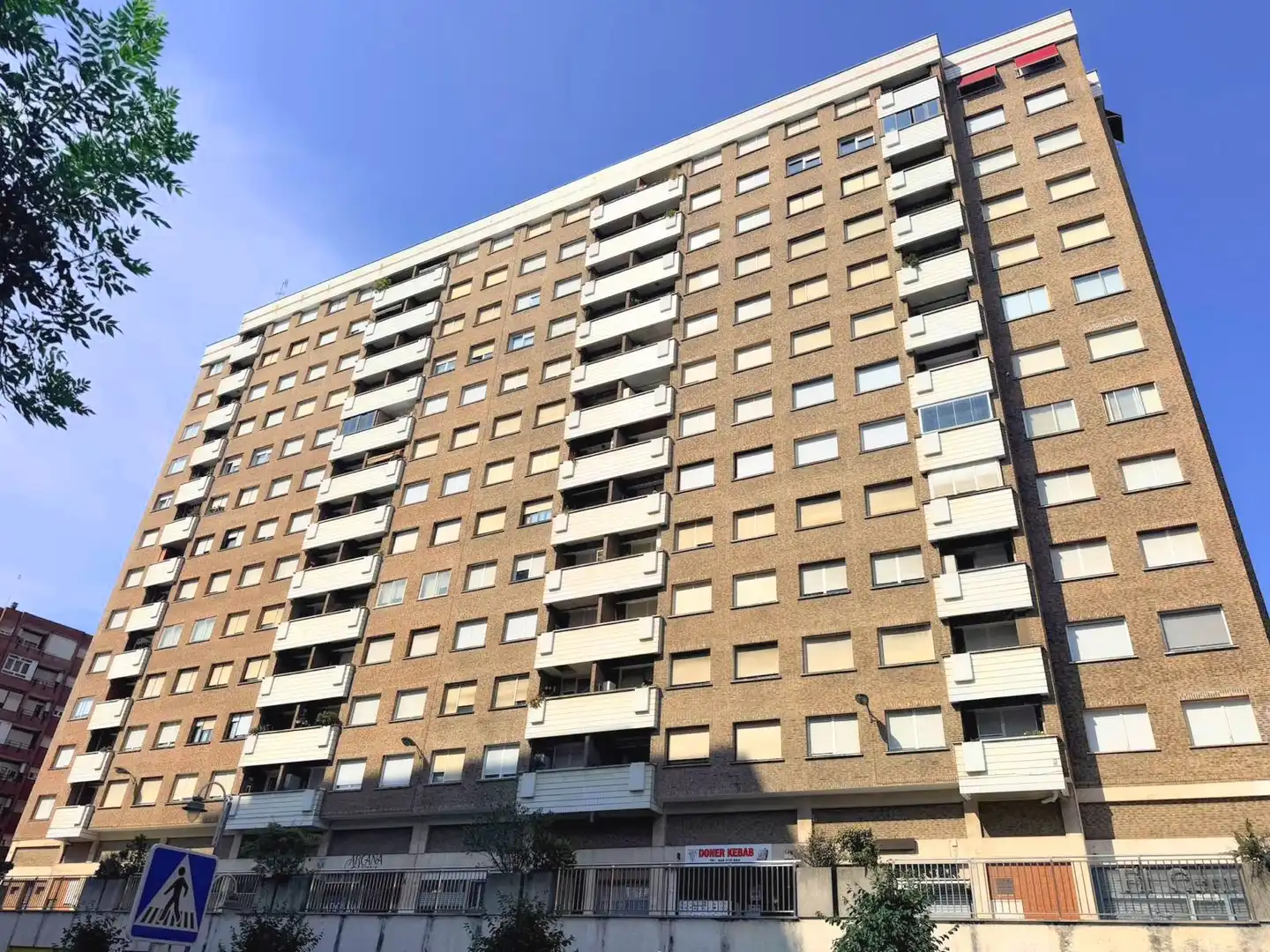 Piso con terraza en venta en Celestino María del Arenal Plaza 2, imagen 2