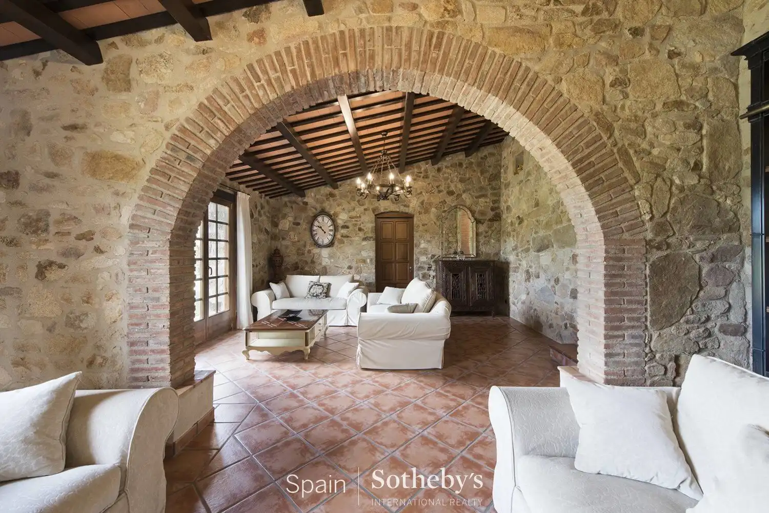 Sala d'estar de Finca rústica en venda en Castell d'Aro, Platja d'Aro i s'Agaró amb Calefacció, Jardí privat i Terrassa