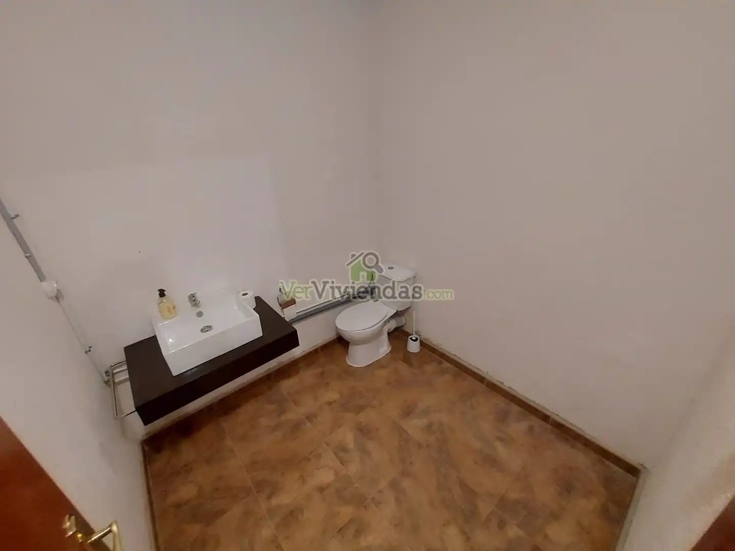 Bany de Casa o xalet en venda en Corbera de Llobregat amb Aire condicionat, Calefacció i Jardí privat