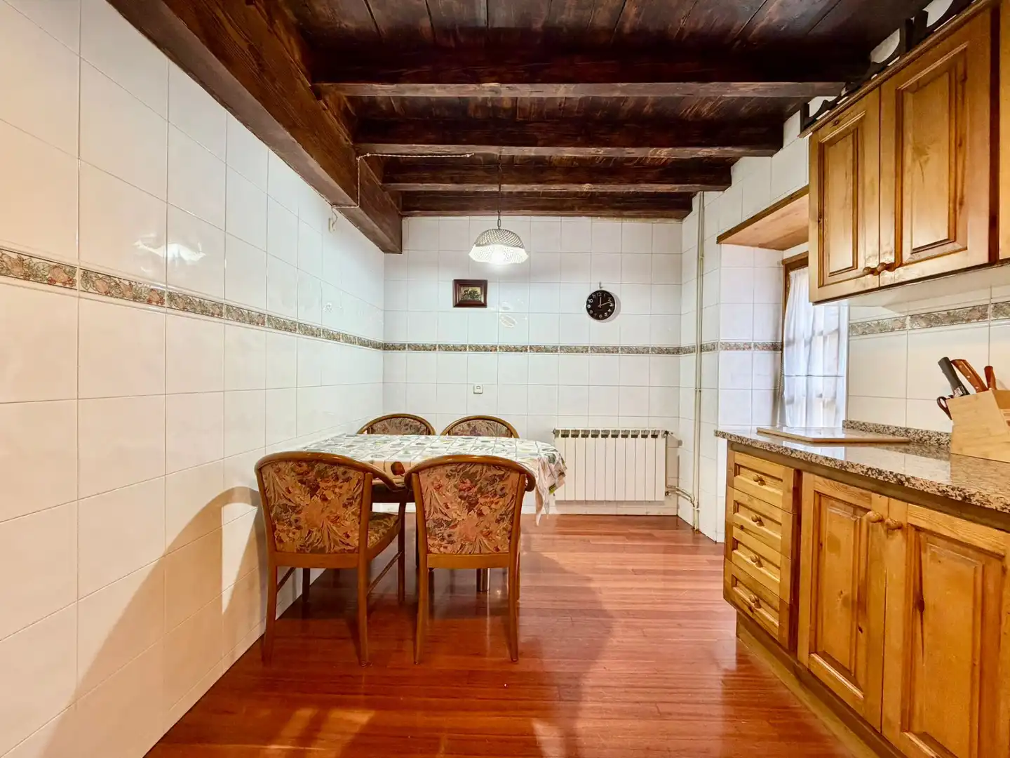 Cuina de Casa o xalet en venda en Vielha e Mijaran amb Calefacció, Parquet i Moblat