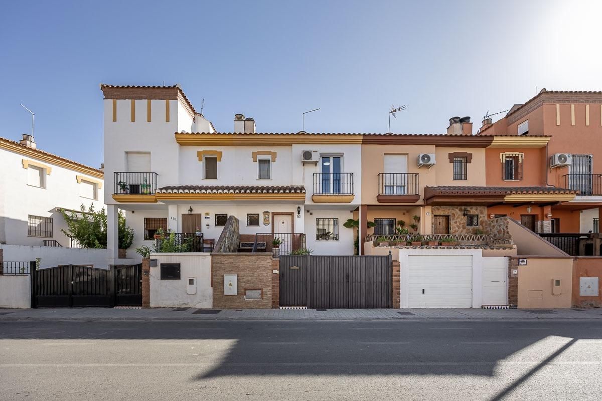 Exterior view of Single-family semi-detached for sale in Vegas del Genil  with Storage room and Balcony