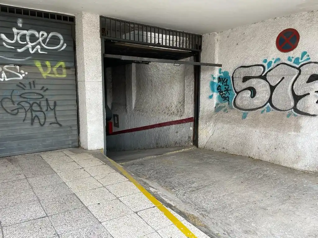 Garatge en venda a Carrer de Castellbisbal, La Teixonera