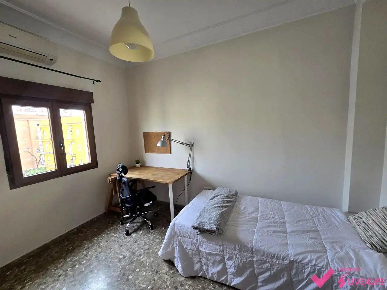 Bedroom of Flat for rent in Sevilla  with Air Conditioner, Terrace and Furnished