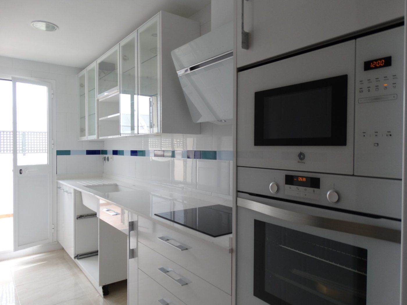Kitchen of Attic for sale in  Sevilla Capital  with Air Conditioner, Heating and Terrace