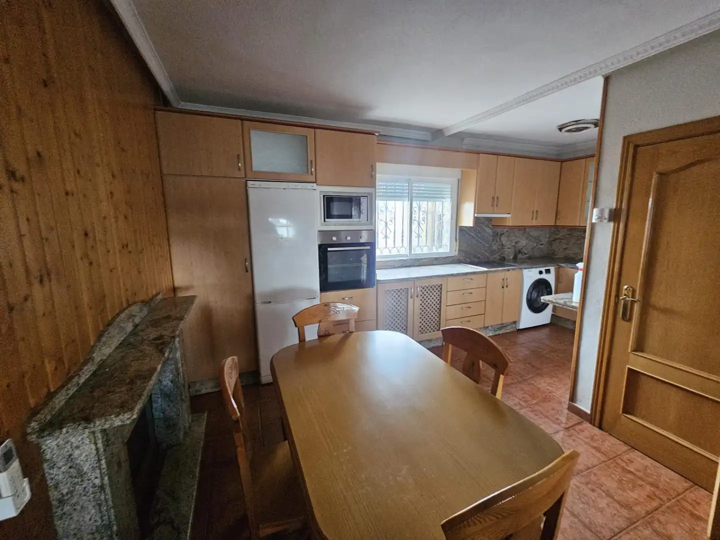 Cocina de Casa o chalet en venta en Calvarrasa de Abajo con Aire acondicionado, Calefacción y Jardín privado