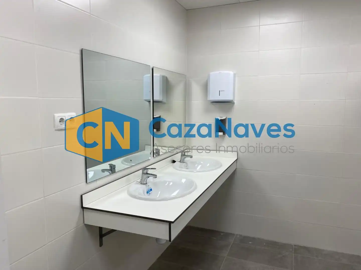 Industrial building to rent in Barrio de la Estación, imagen 9