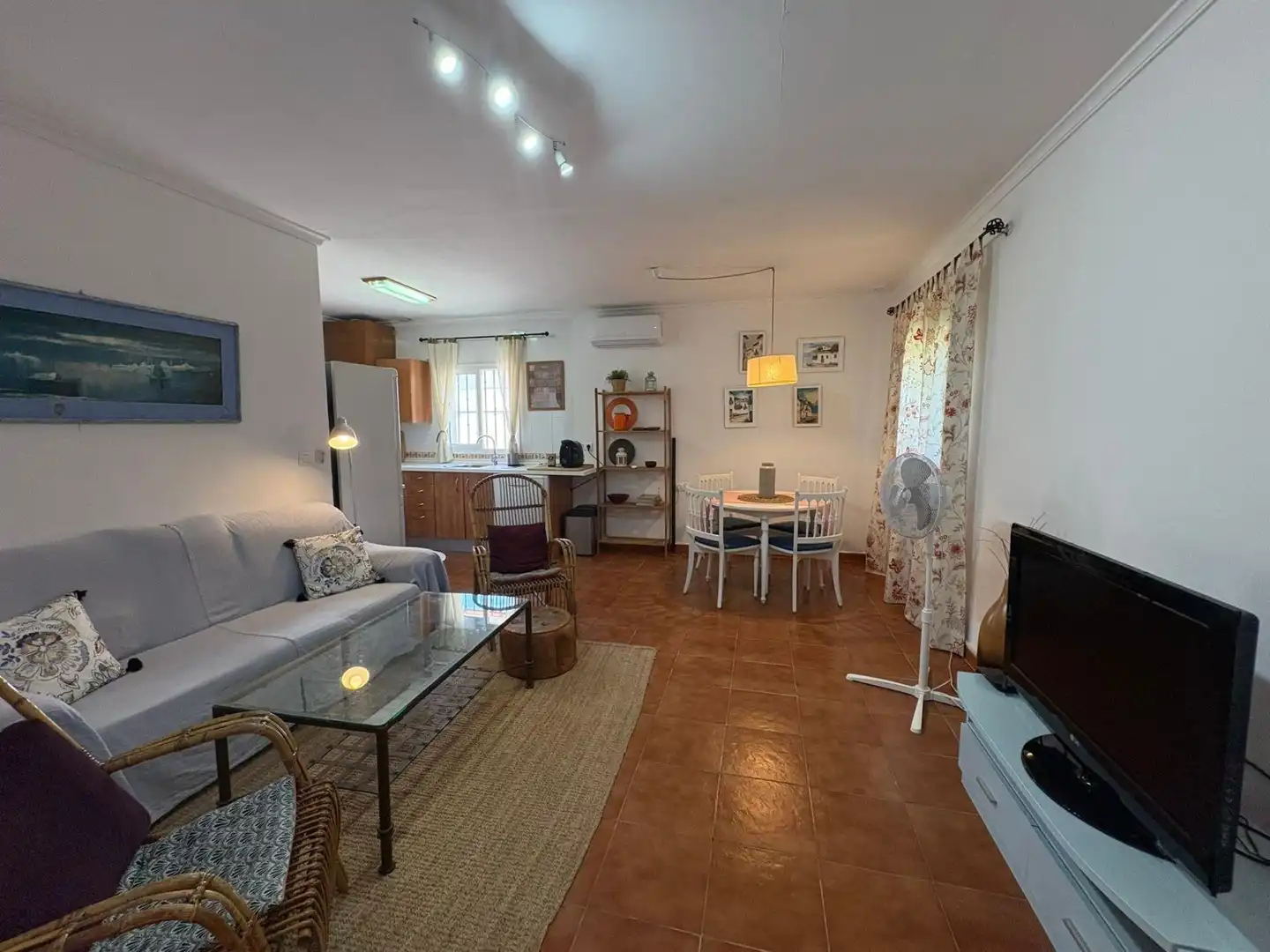 Living room of Houses for rent in Chiclana de la Frontera  with Air Conditioner, Private garden and Terrace