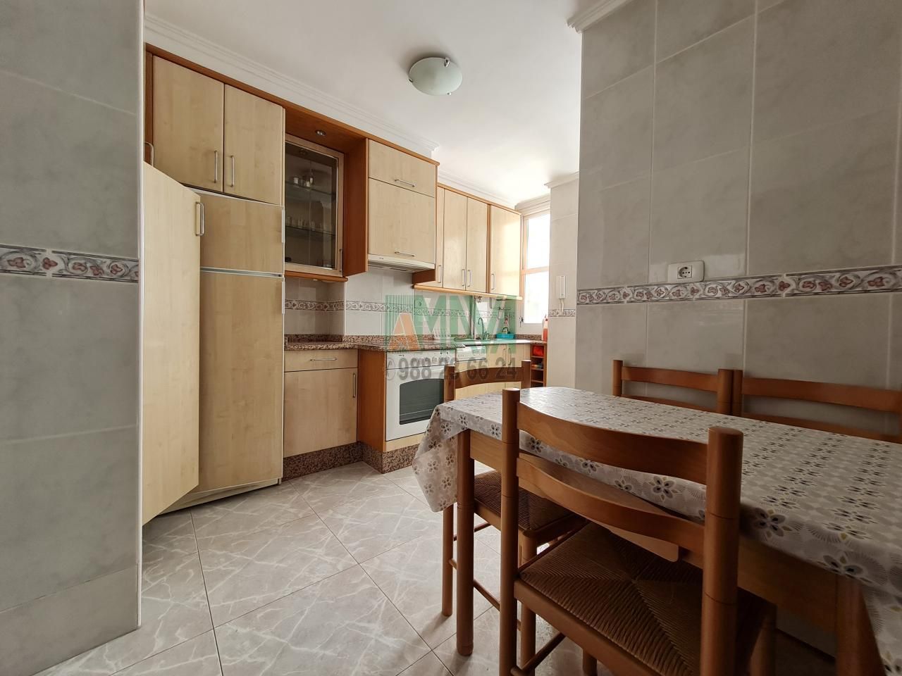 Cocina de Piso de alquiler en Ourense Capital  con Calefacción, Parquet y Amueblado