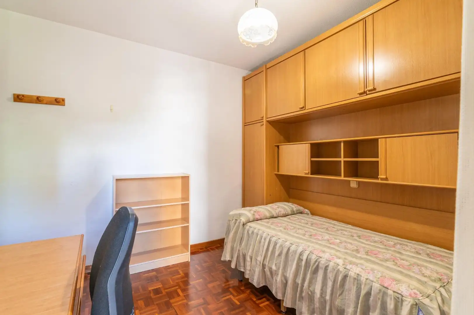 Dormitori de Pis en venda en  Pamplona / Iruña amb Parquet, Terrassa i Balcó