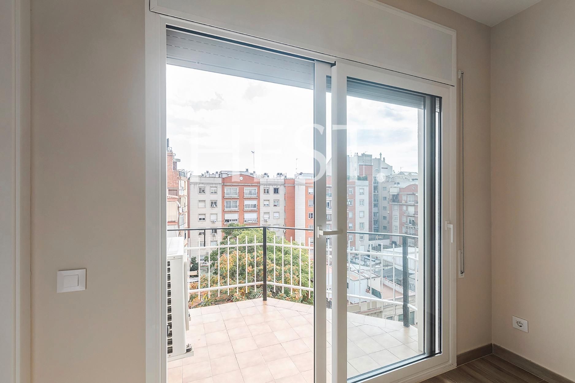 Bedroom of Flat for sale in  Barcelona Capital  with Air Conditioner, Heating and Oven