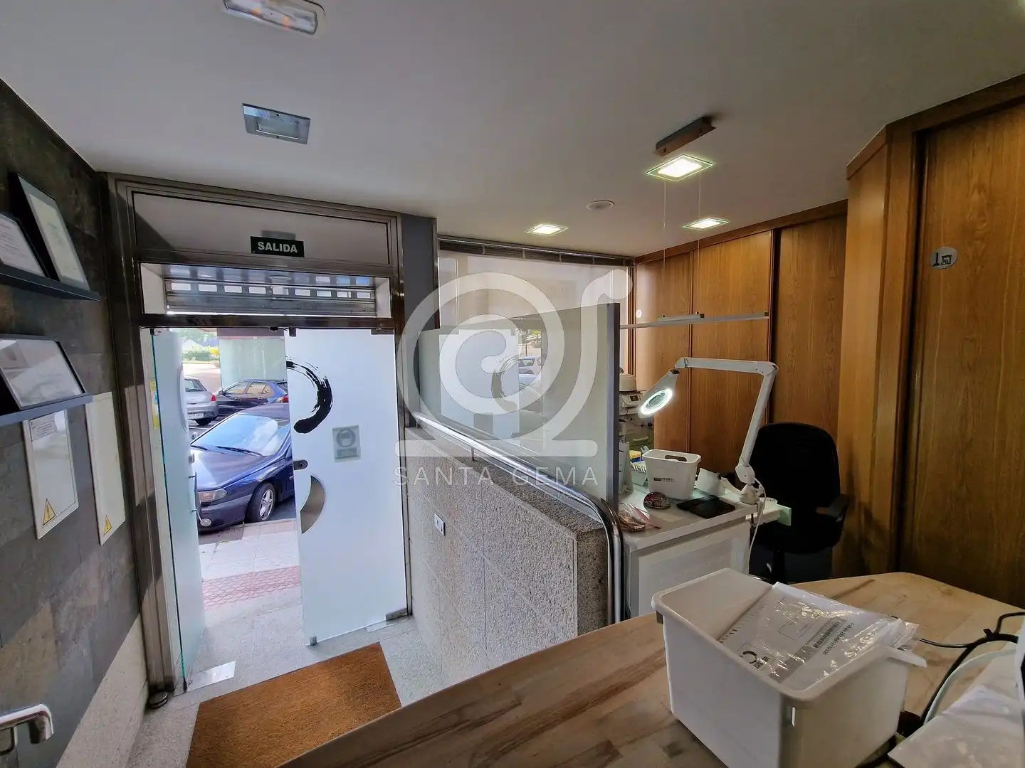 Local en venta en Cambre  con Alarma