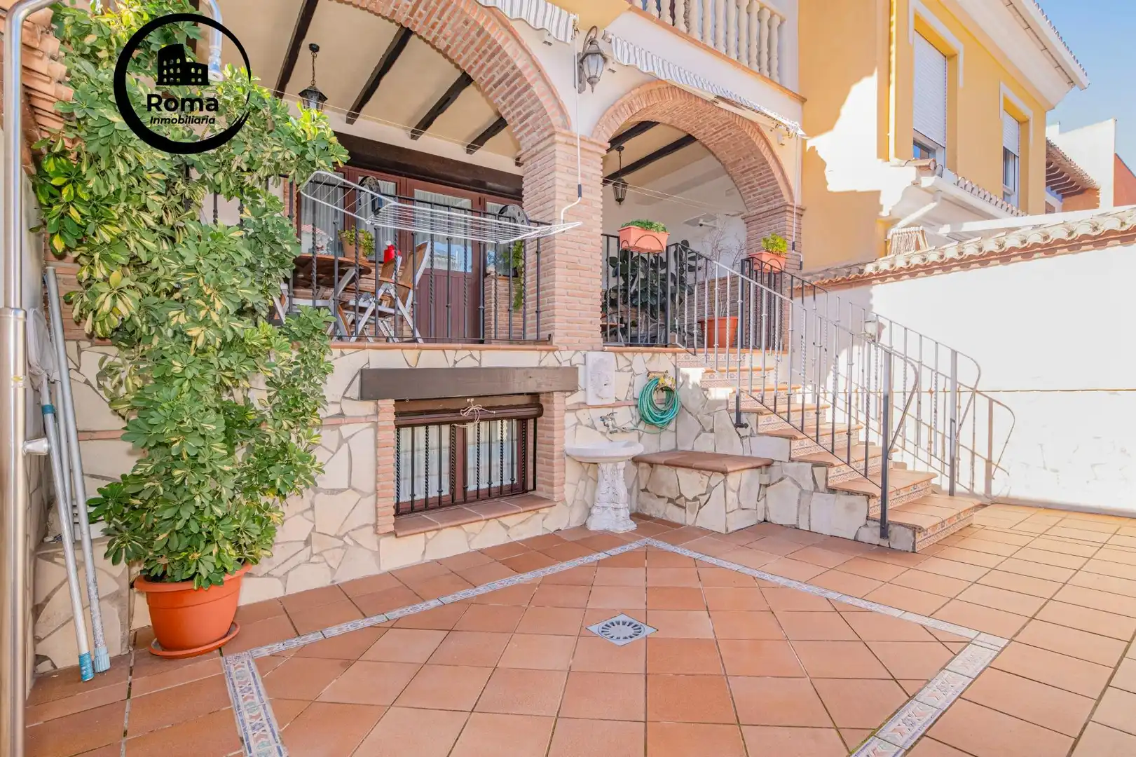 Terraza de Casa adosada en venta en La Zubia con Aire acondicionado, Calefacción y Piscina