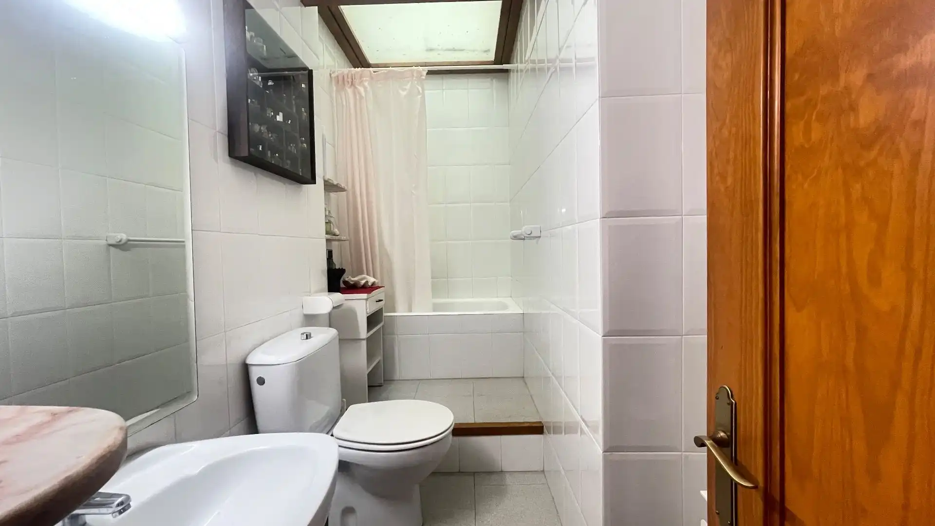 Baño de Finca rústica en venta en Vallbona de Les Monges con Calefacción, Jardín privado y Trastero