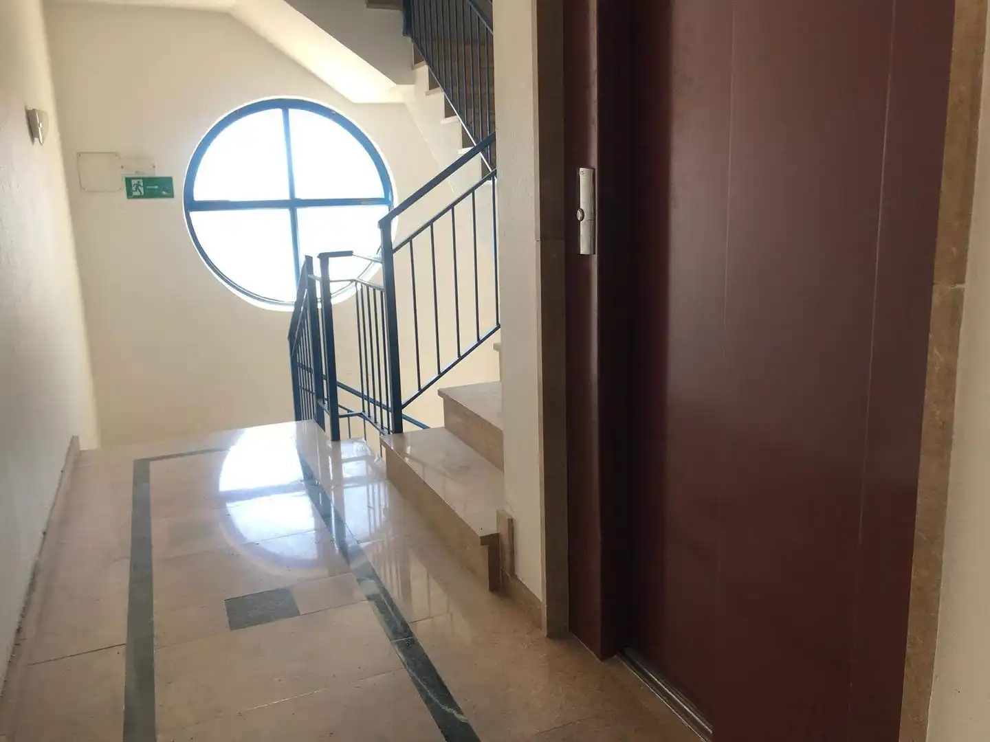Gebäude zur Miete in Elche / Elx