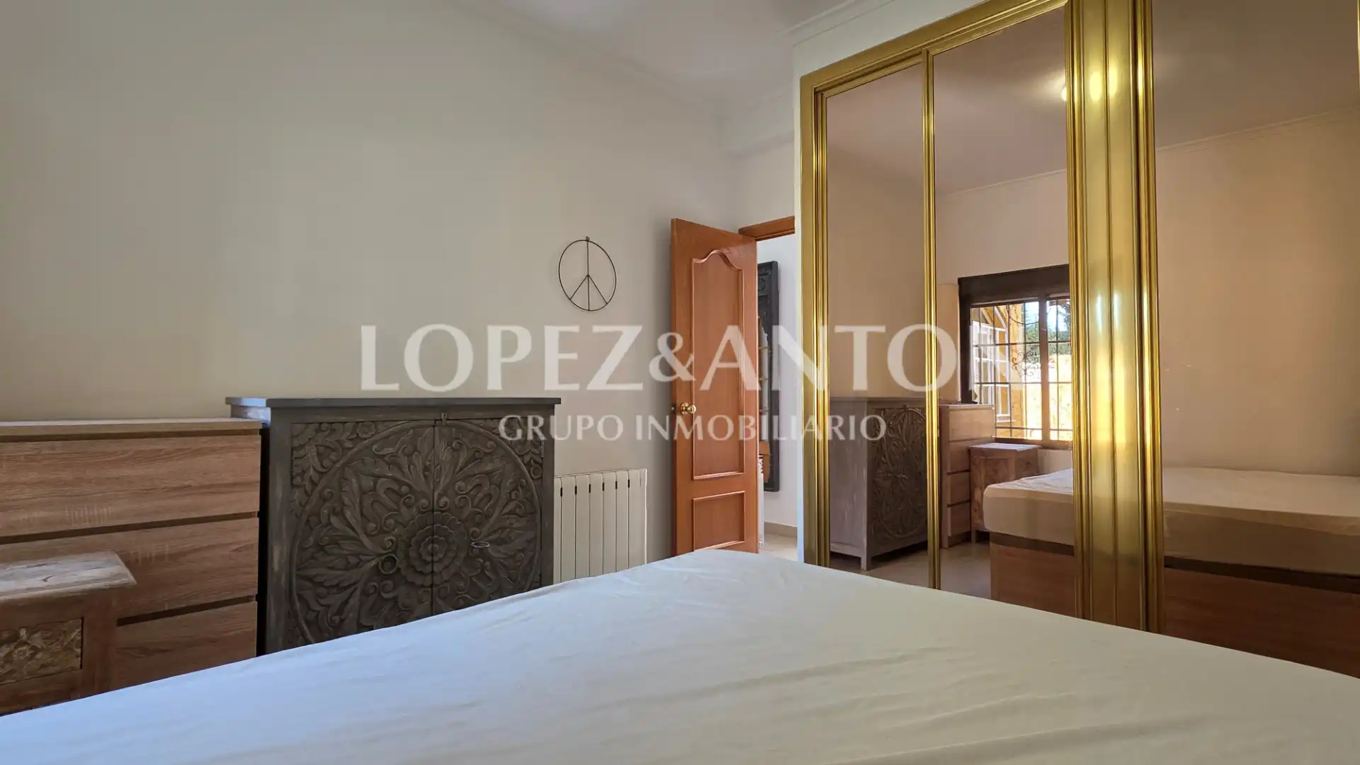 Bedroom of Houses for sale in L'Eliana  with Air Conditioner, Heating and Private garden