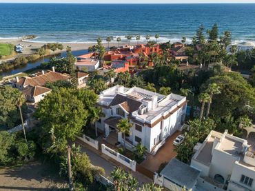 Casa con balcón en venta en Estepona Pueblo