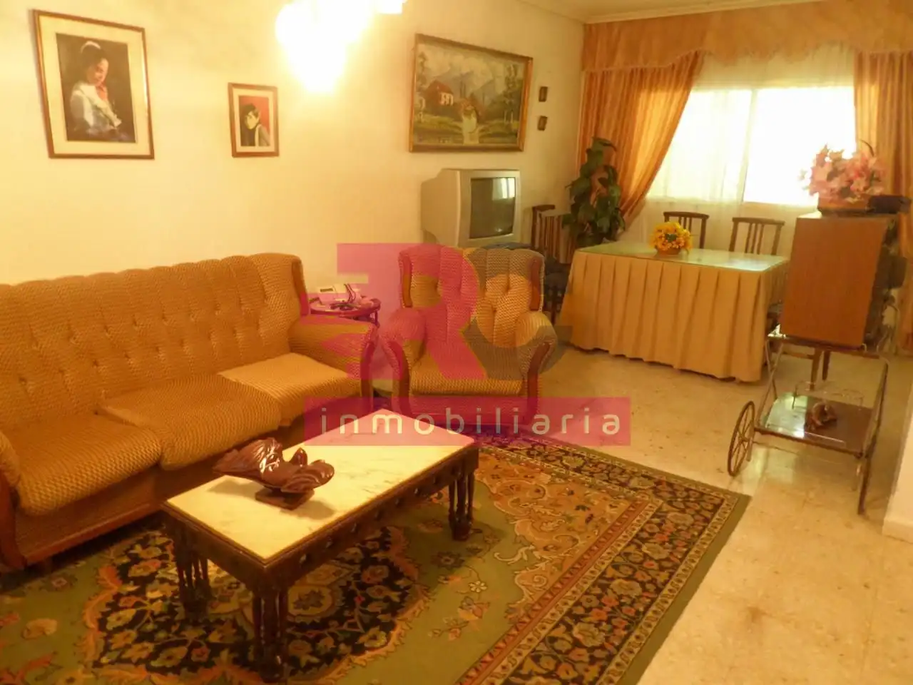 Sala de estar de Casa o chalet en venta en Castellanos de Villiquera con Calefacción, Jardín privado y Piscina