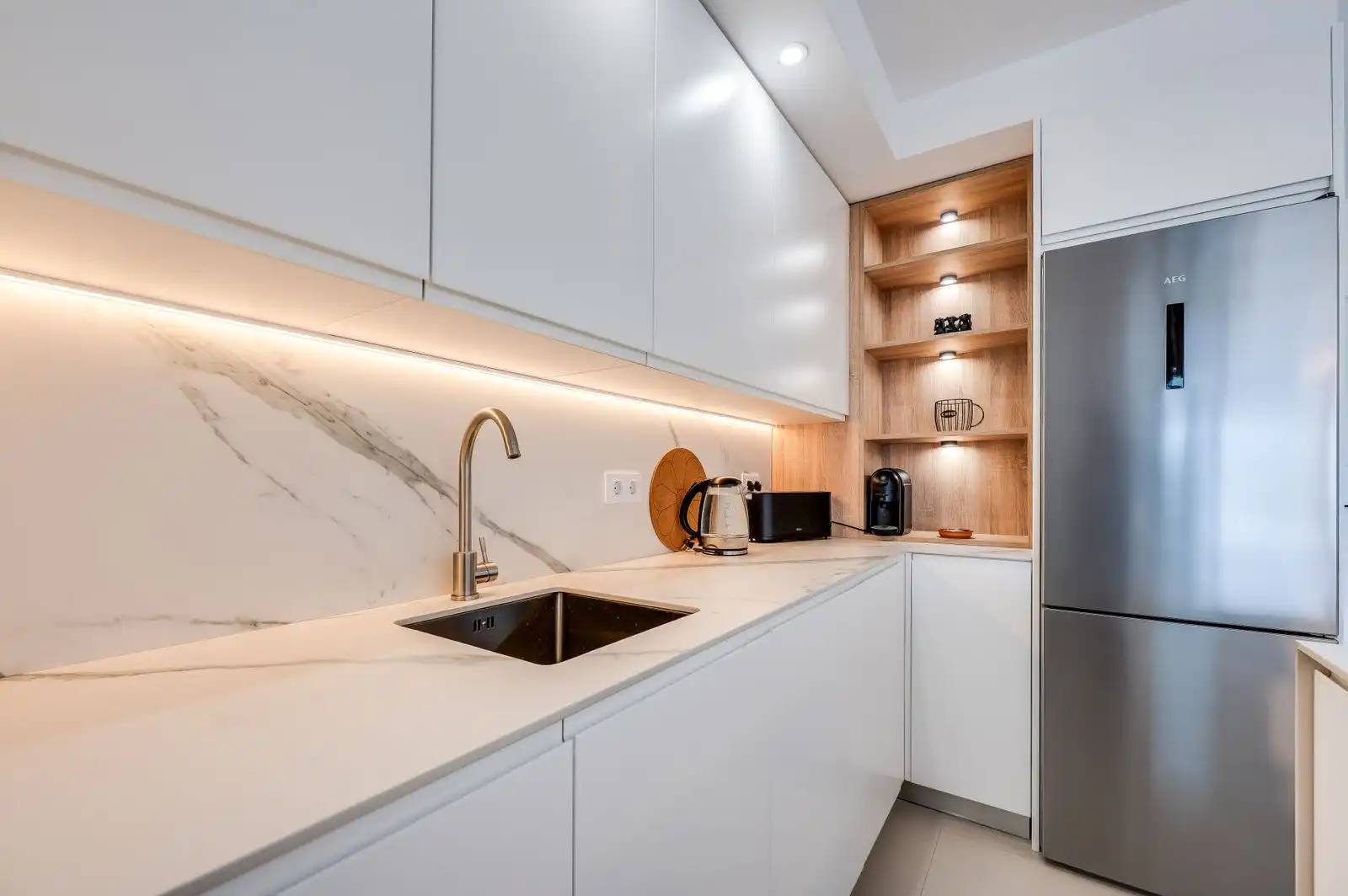 Cuina de Apartament en venda en Marbella amb Terrassa, Traster i Moblat