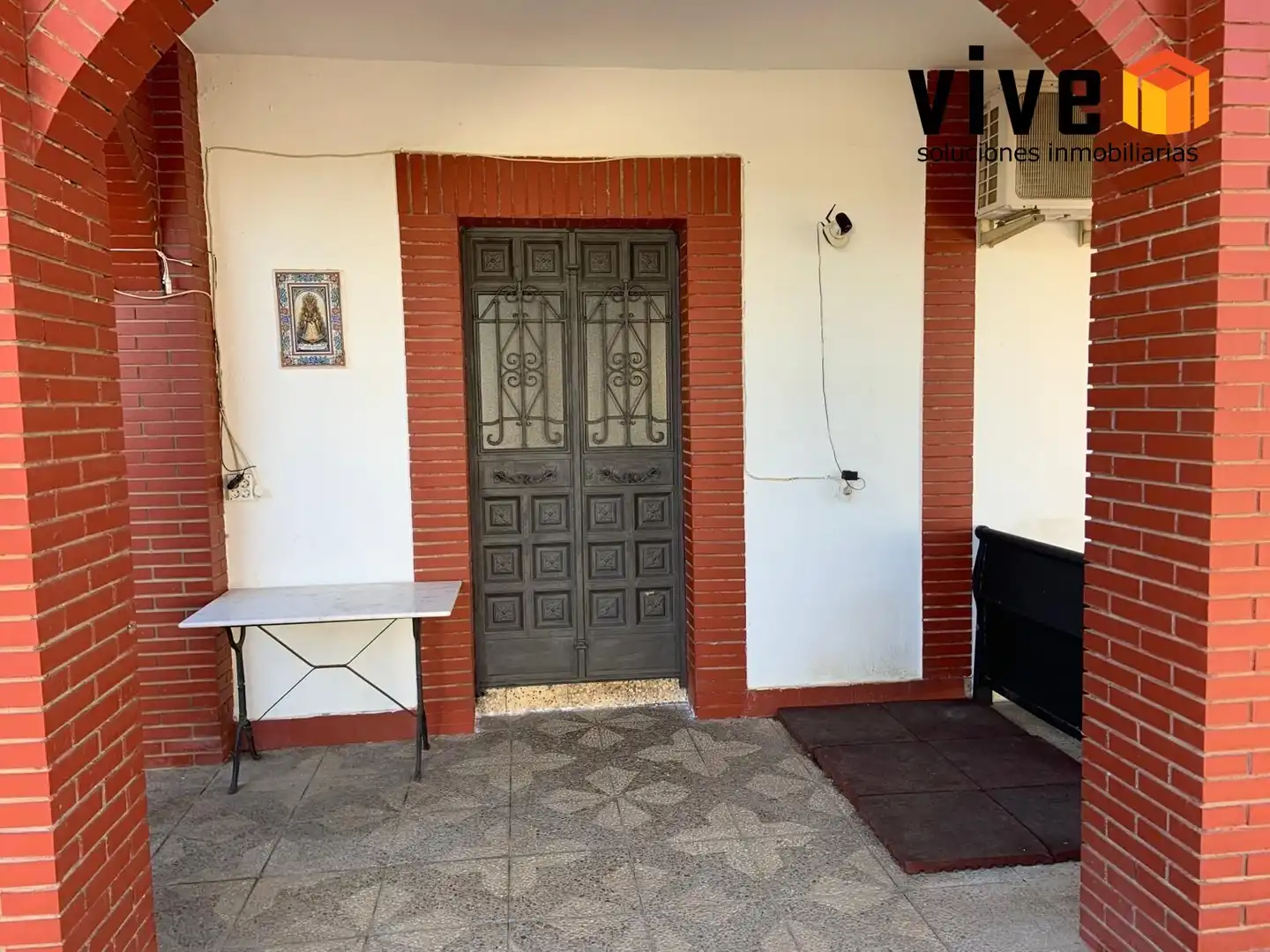 Casa adosada en venta en Mairena del Aljarafe con Aire acondicionado, Calefacción y Jardín privado
