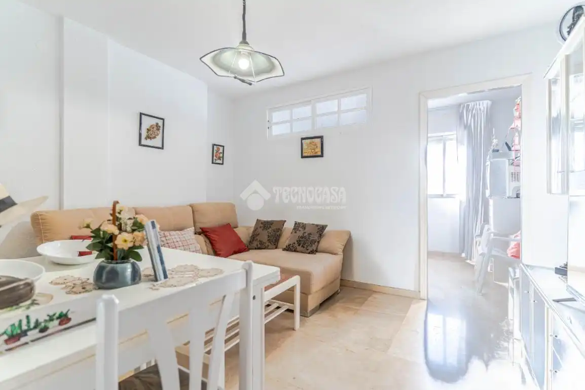Sala de estar de Casa adosada en venta en Motril con Terraza, Trastero y Balcón
