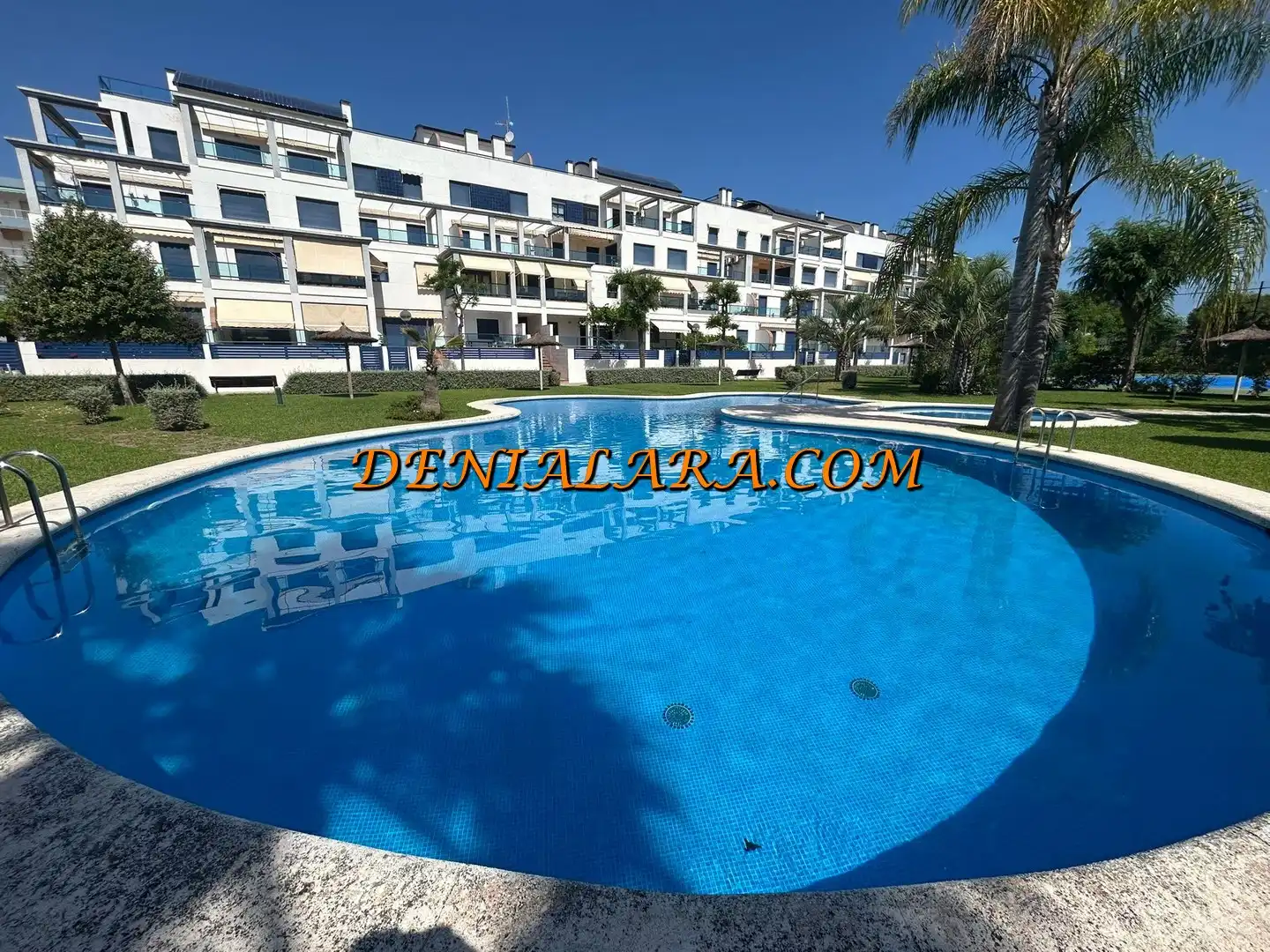 Vista exterior de Ático en venta en Dénia con Aire acondicionado, Terraza y Trastero