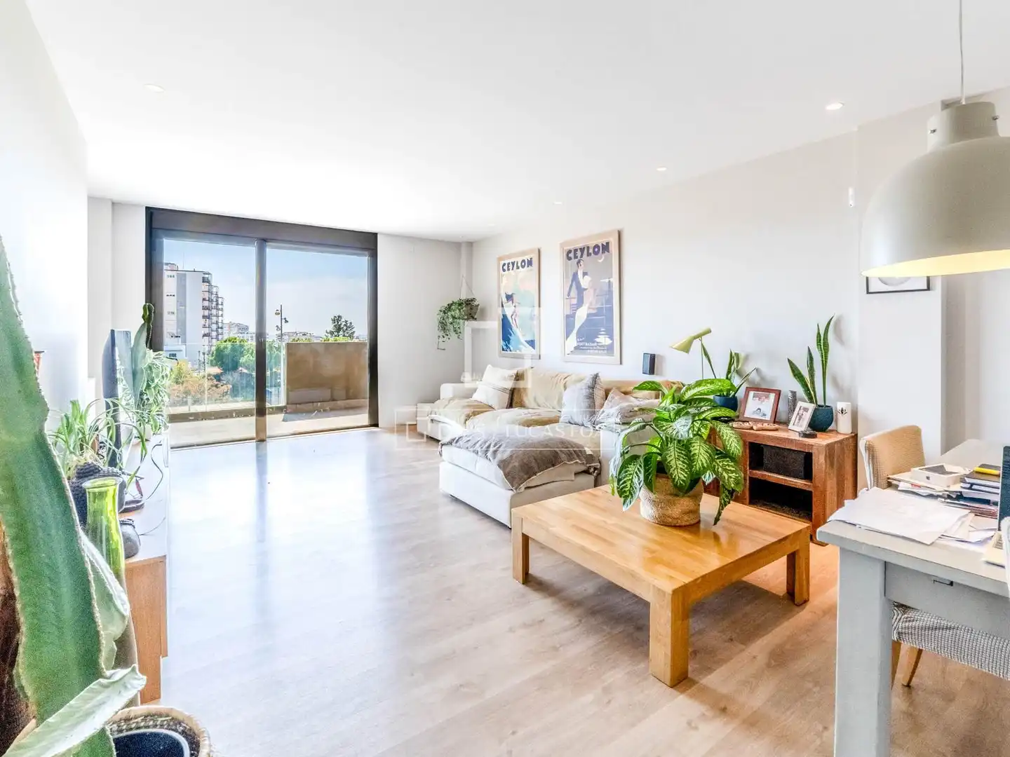 Sala d'estar de Àtic en venda en Sitges amb Aire condicionat, Terrassa i Traster