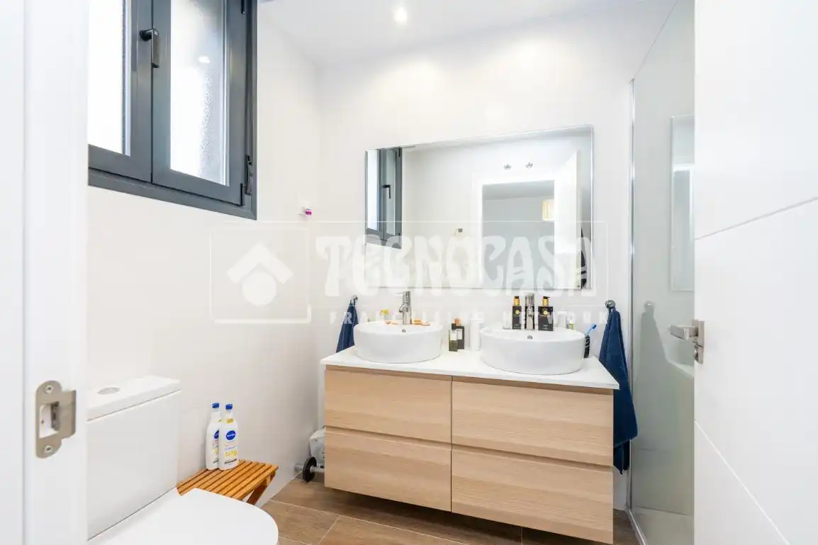 Baño de Casa adosada en venta en Colmenar Viejo con Aire acondicionado, Calefacción y Jardín privado