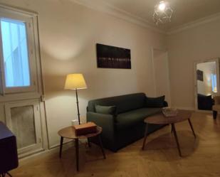 Sala d'estar de Apartament de lloguer en  Madrid Capital amb Calefacció, Moblat i Forn