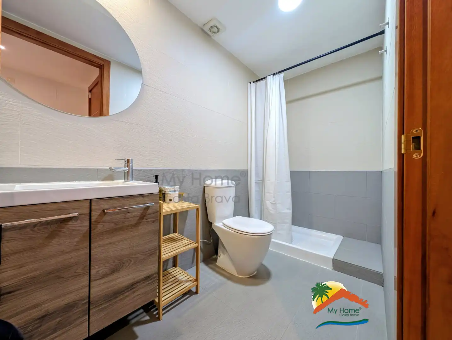 Badezimmer von Wohnung zum Verkauf in Lloret de Mar mit Klimaanlage, Heizung und Möbliert
