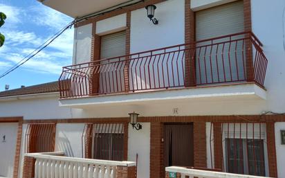 Exterior view of House or chalet for sale in Riba-roja d'Ebre  with Air Conditioner and Terrace