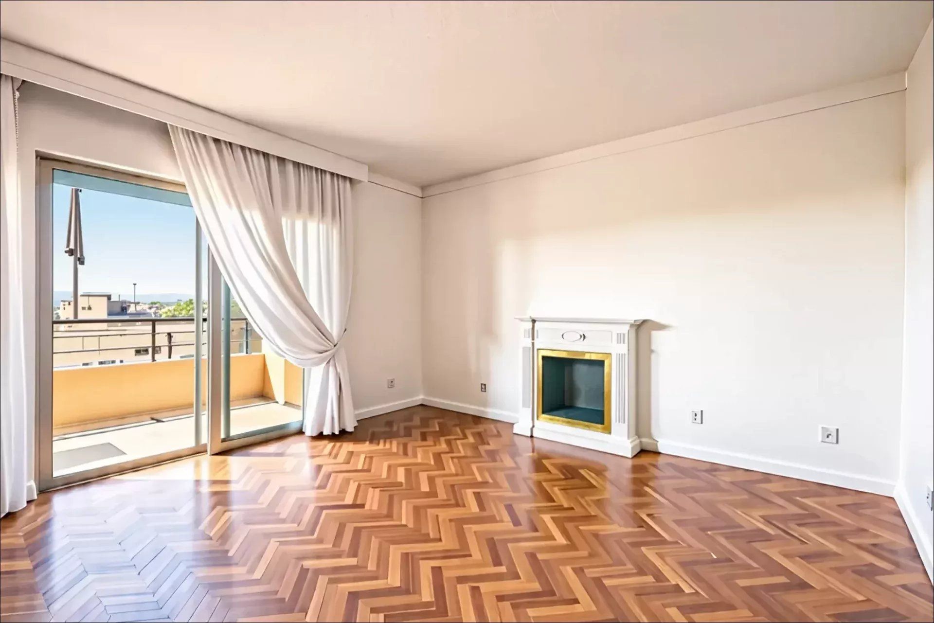 Bedroom of Flat for sale in  Madrid Capital  with Balcony