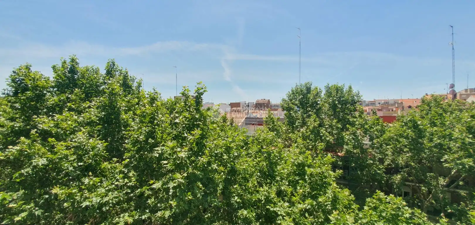 Außenansicht von Wohnung zum Verkauf in Madrid mit Klimaanlage, Heizung und Terrasse