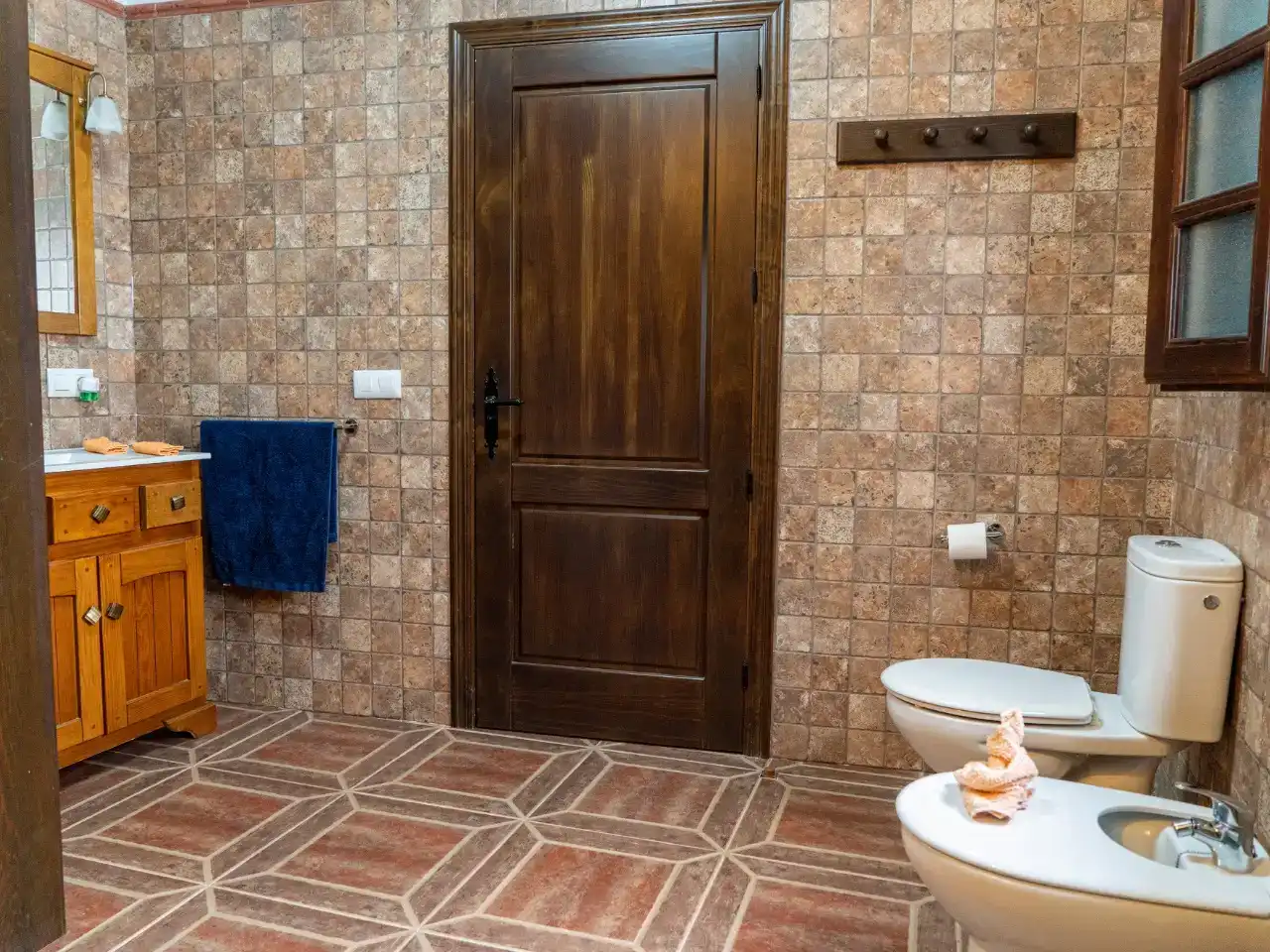 Bathroom of Houses for rent in Iznájar  with Private garden, Storage room and Swimming Pool