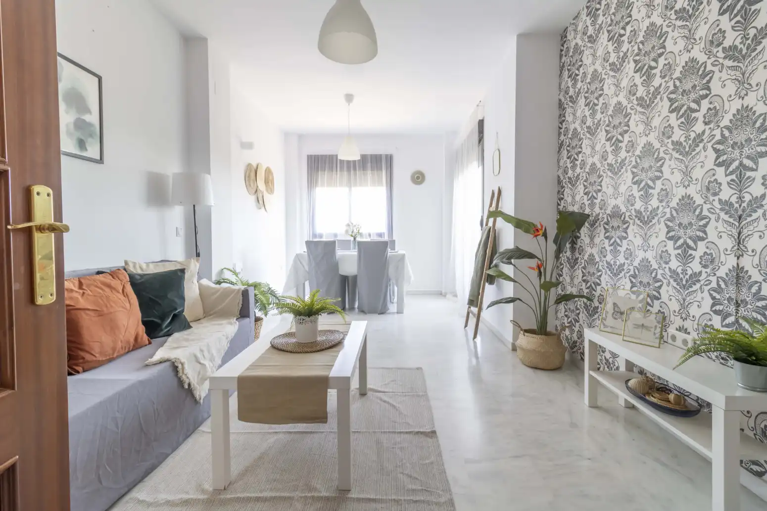 Wohnzimmer von Wohnung zum Verkauf in Mairena del Aljarafe mit Klimaanlage, Privatgarten und Terrasse