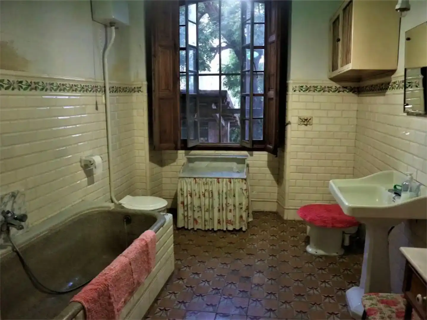 Bany de Pis en venda en Bocairent amb Jardí privat, Traster i Moblat