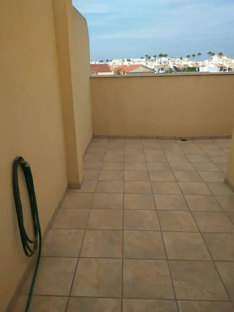 Maisonette zum Verkauf in Pilar de la Horadada mit Terrasse und Möbliert