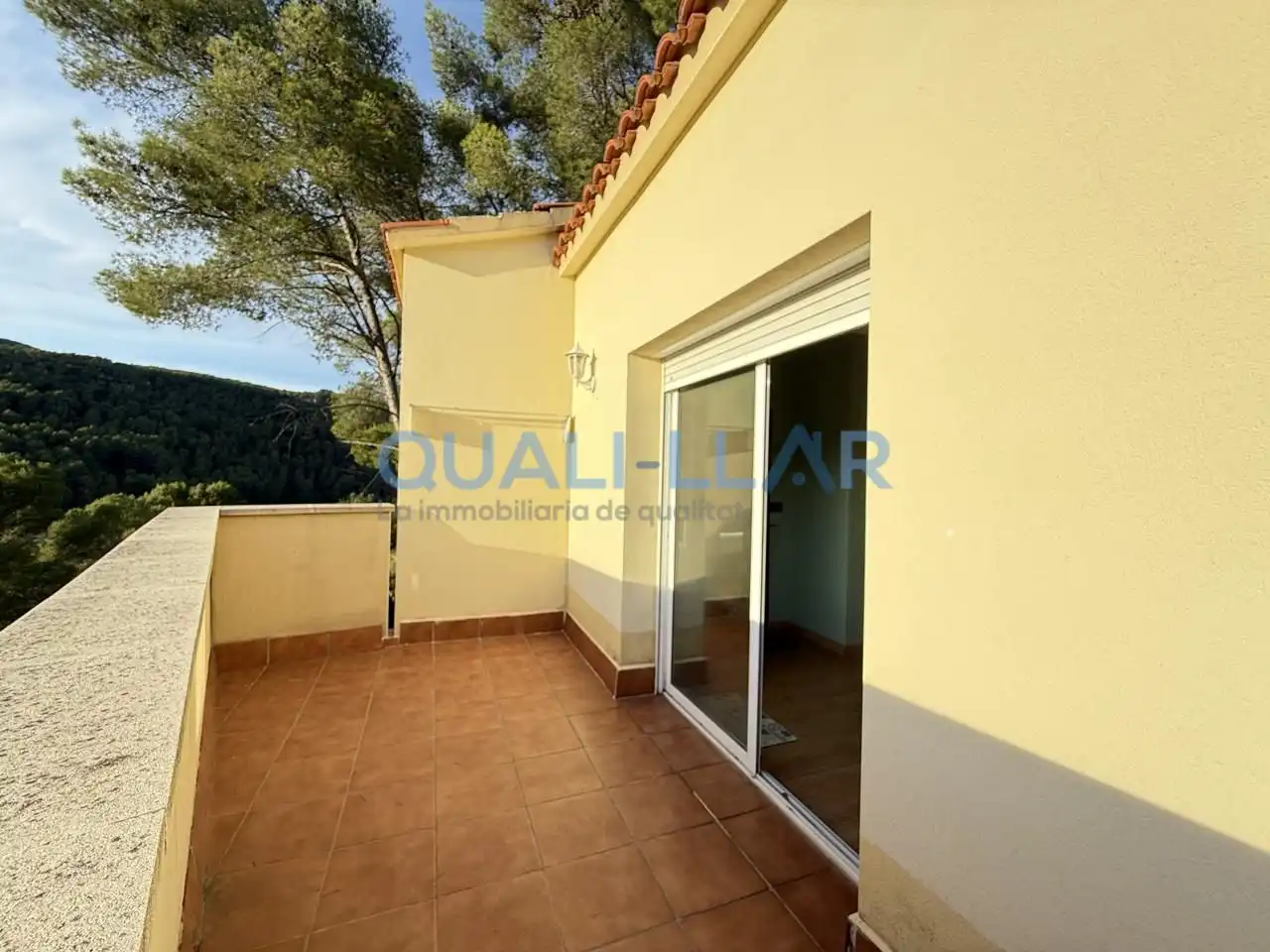 Terrassa de Casa o xalet en venda en Cervelló amb Calefacció, Jardí privat i Parquet